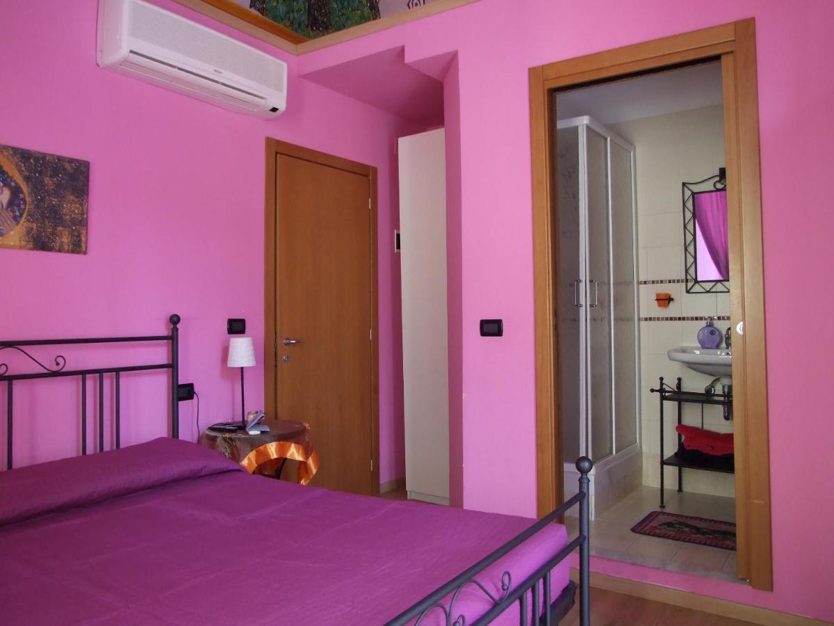 Bed and Breakfast Ghiro Ghiotto à Pietra Ligure Extérieur photo