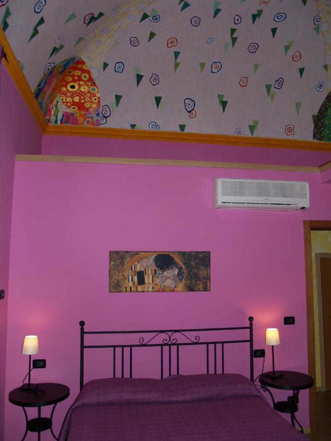 Bed and Breakfast Ghiro Ghiotto à Pietra Ligure Extérieur photo